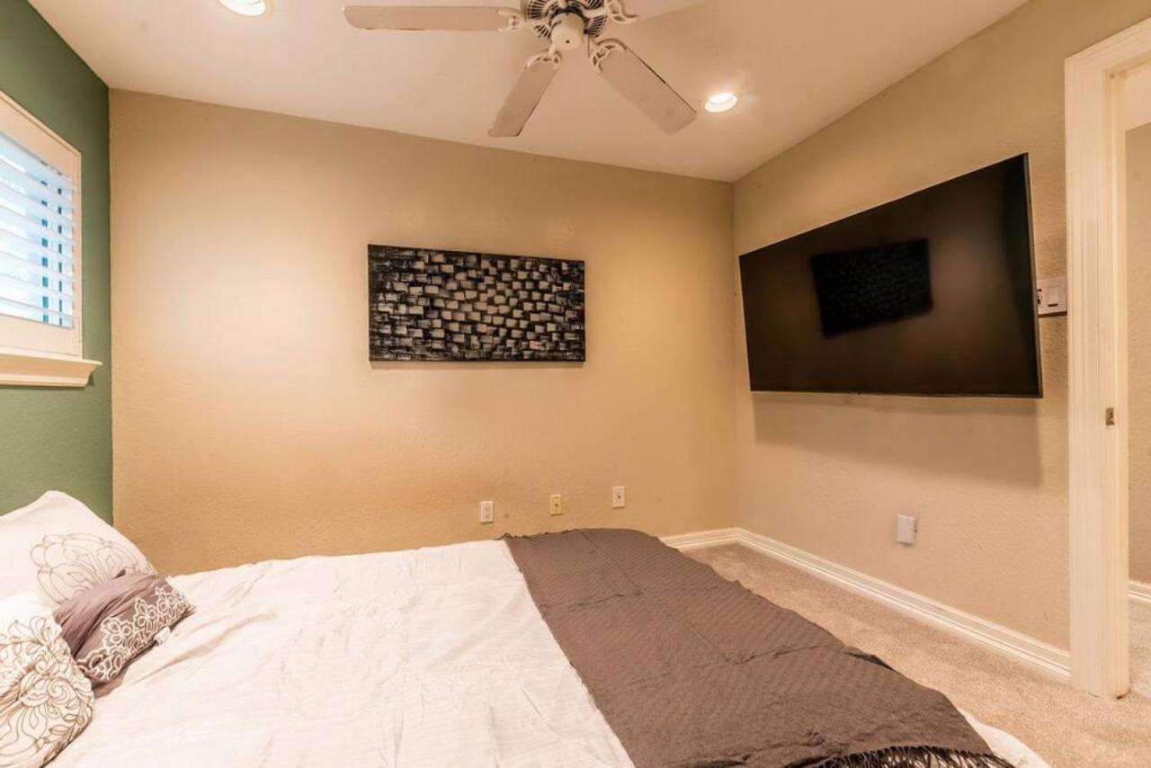Huge 6 Bedroom With Pool, Spa, 85 Inch Tv, Game Room Houston Exterior foto